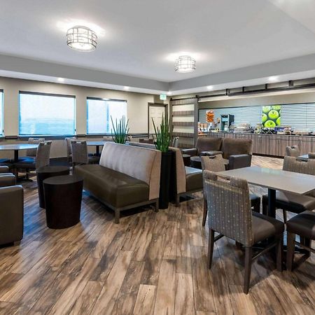 Готель La Quinta By Wyndham Fairbanks Airport Екстер'єр фото