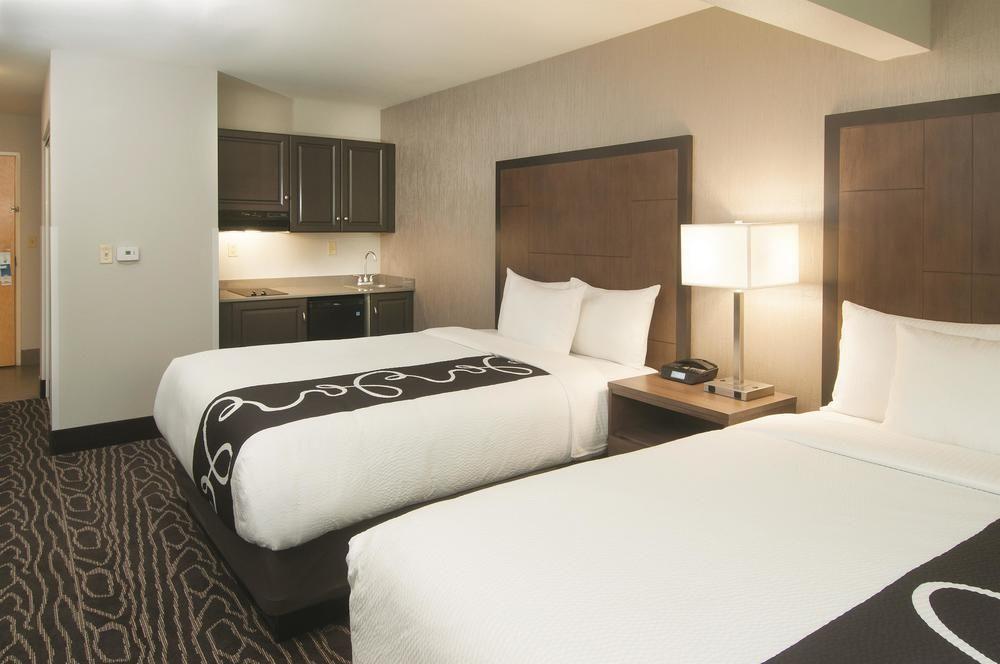 Готель La Quinta By Wyndham Fairbanks Airport Екстер'єр фото