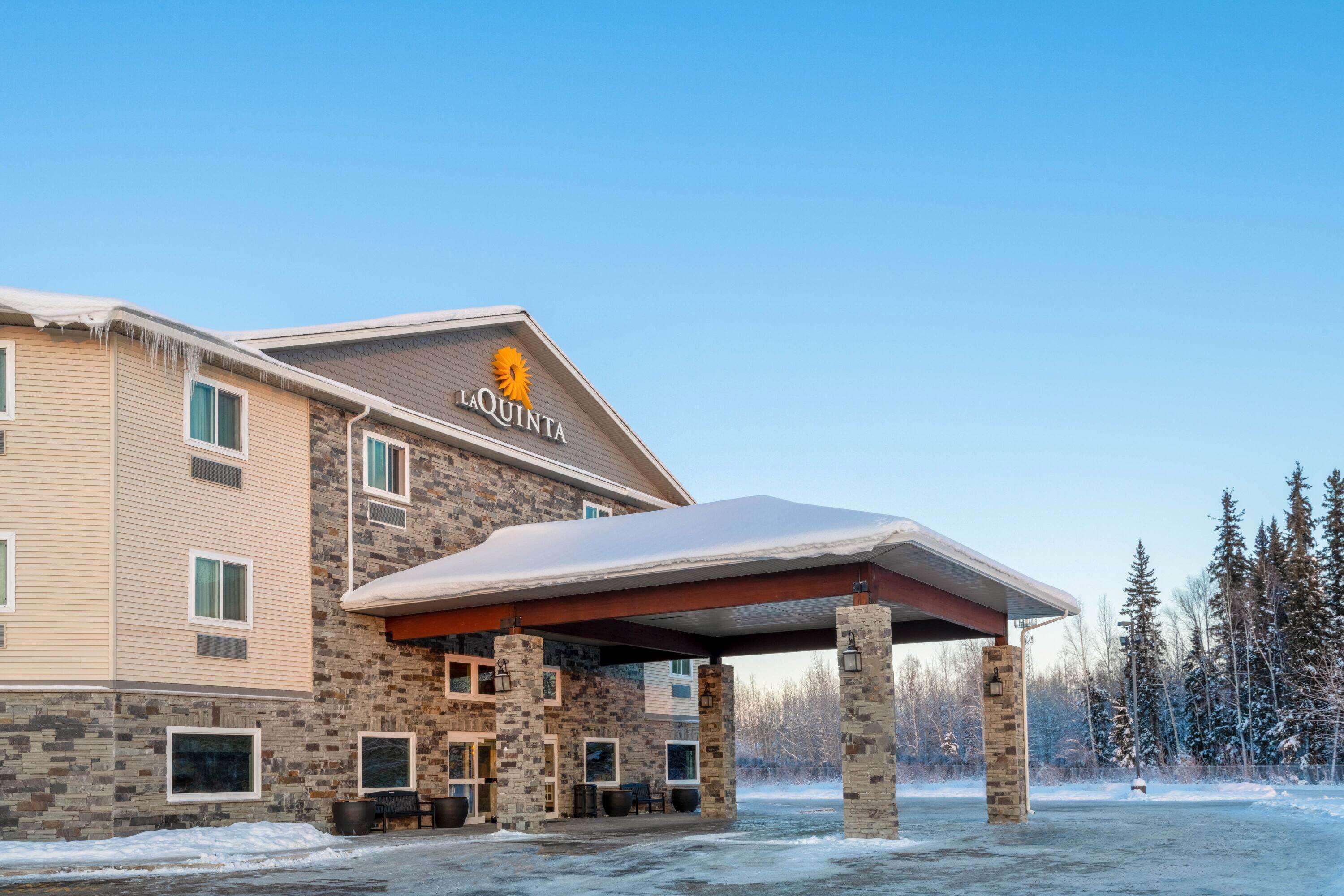 Готель La Quinta By Wyndham Fairbanks Airport Екстер'єр фото