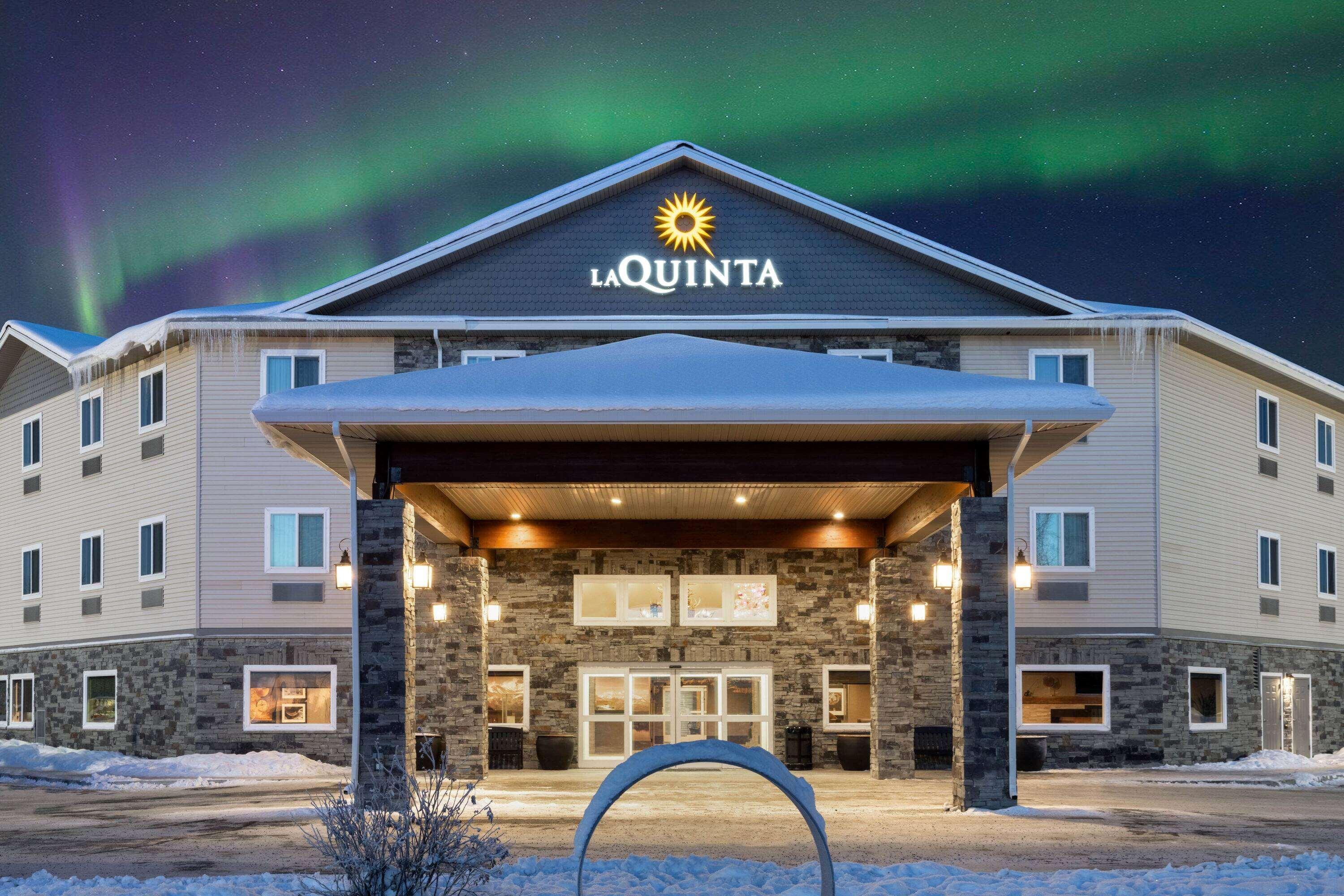 Готель La Quinta By Wyndham Fairbanks Airport Екстер'єр фото