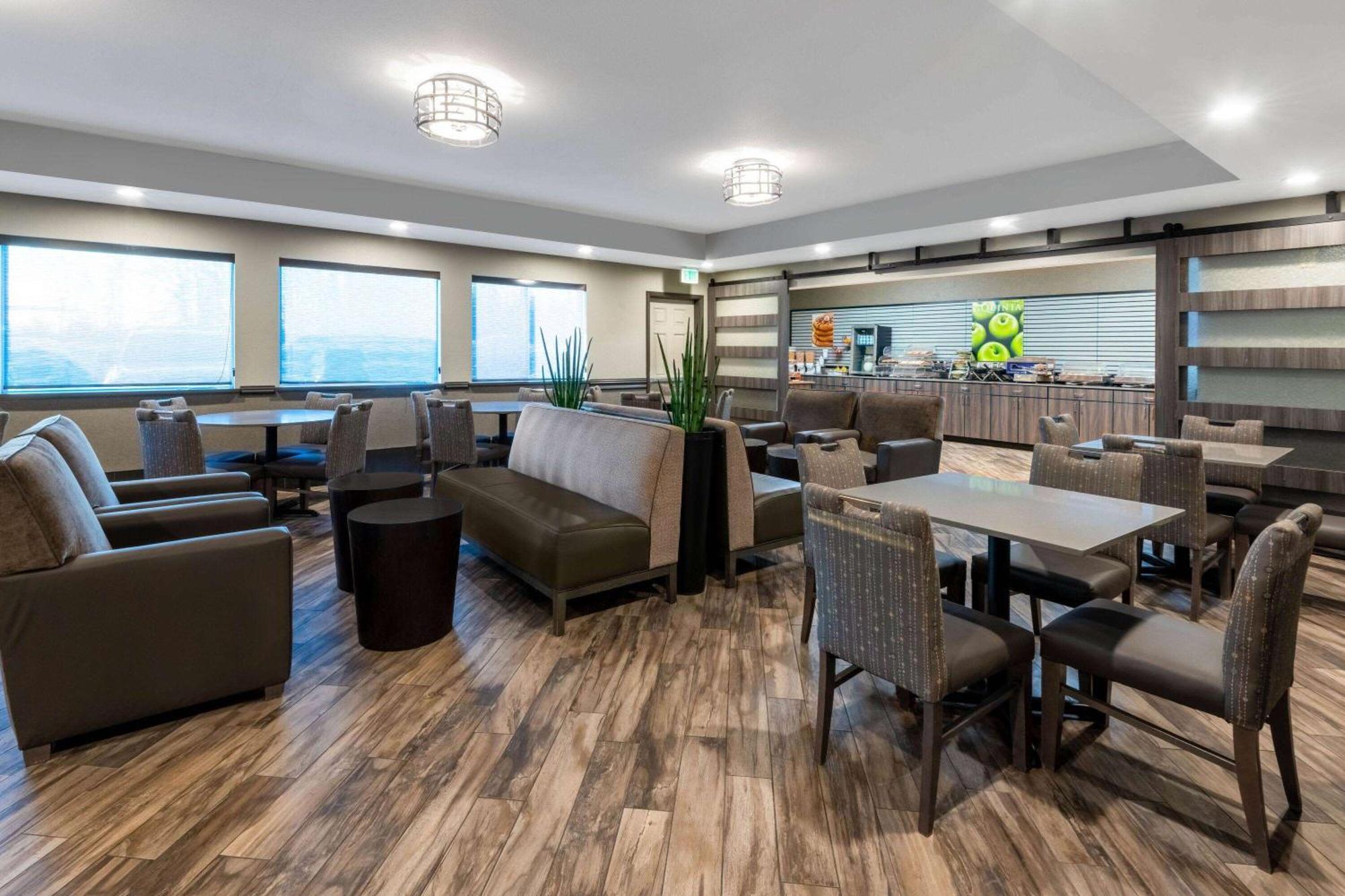 Готель La Quinta By Wyndham Fairbanks Airport Екстер'єр фото