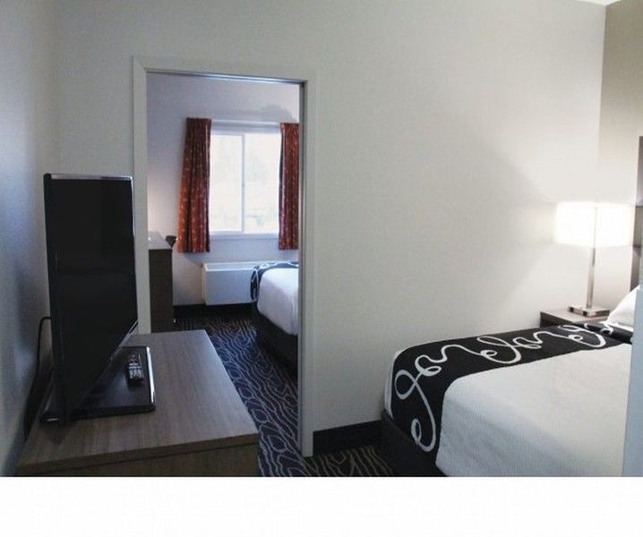 Готель La Quinta By Wyndham Fairbanks Airport Екстер'єр фото